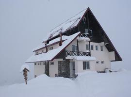Snow House, hotel in Gudauri