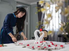 Madelise Palace Hotel & Travel, ξενοδοχείο στο Ανόι