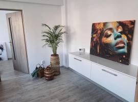 Central View Apartment, ξενοδοχείο στην Ντέβα