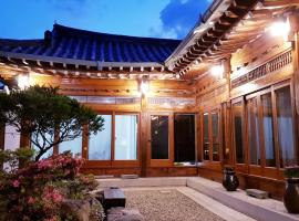 Yeonyijae hanok stay, hotel in Gyeongju