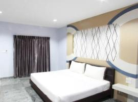 Arena Hotel Surin, hotel en Surin
