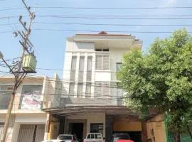 Metro Hotel