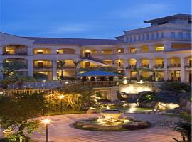 Hillview Golf Resort Dongguan: Dongguan şehrinde bir otel