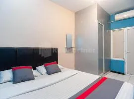J&B Rooms Pramuka Jakarta Mitra RedDoorz
