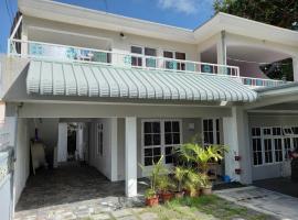 Bungalow Casa Au Cap - On the 1st Floor, Hotel in Cap Malheureux