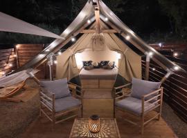 Kasa tenda safari Glamping, hotel v destinaci Imperia