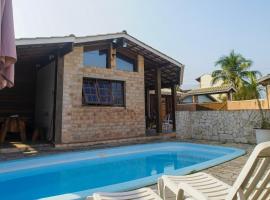 Hostel Capricórnio Carcará, hotel in Caraguatatuba