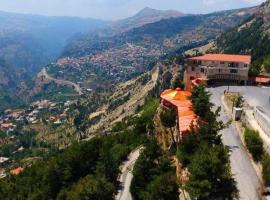 Hotel L'Aiglon, hotel din Bšarrī
