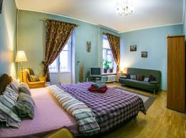 Hotel Photo: Bed2Bed na Bolshoy Morskoy