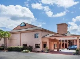 Days Inn by Wyndham Columbia