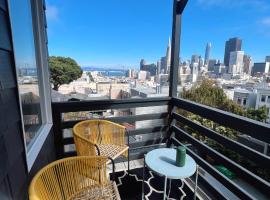 Charming 2BR Cottage with Bay and City Views-Gated Luxury Private Place, Hotel in San Francisco