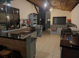 YUKA Bungallow by MVR Konciergerie, hotell i Ambohibato