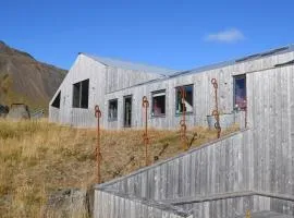 The Holy Ram Farm-Hotel