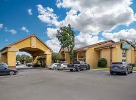NRG公園醫療中心優質套房酒店