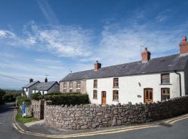 The Cross - 4 Bedroom Cottage - Llangennith, hotel in Llangennith