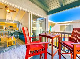 Balboa Peninsula Hidden Gem with Private Balcony & Stunning Views, hôtel à Newport Beach