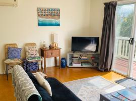 Phillip Island Central Cowes Pet Friendly Wifi Linen Towels Included Beach House، فندق في كاوز