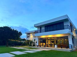 Still Hills Inn, hotel in Hengchun