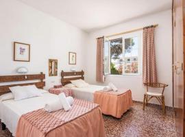 Menorca Chalet Rustic Sunny Retreat by the Sea, Hotel in Santo Tomás