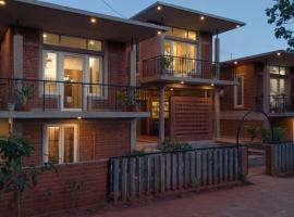 Vana by Loka - Nature Inspired Studios,位于黎明之村的酒店