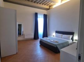 35 Rooms Palazzo Buoninsegni, ξενοδοχείο σε Colle Val D'Elsa