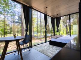 The Haüs Windham - Spacious Suites, Hot Tub, Mountain Views!, hotel in Windham