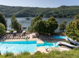 Camping la Source, hotel v destinaci Thérondels