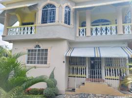 Palm Breeze Villa JM, ξενοδοχείο σε Lucea