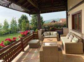 Glamping Home, hotel en Bukovik