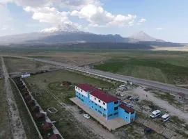 Parasut Village Hotel