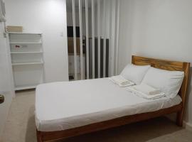 TD ROOMSTAY, hotel in Dapa