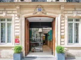 Hôtel Helzear Champs-Elysées by Esteem