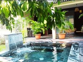 Villa Les Jardins de la Trinité, hotel in Saint-Philippe