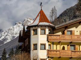 Flos Hotel, hotel in Moena