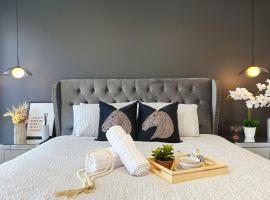 Luxe Retreat with Spa - Near airport & CBD, hotel v destinaci Howrah