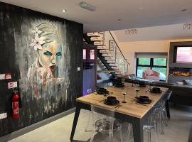 Luxury Hot Tub Jacuzzi & Sauna Apartment With Pool Table In Mid Ulster, hotel in Coalisland