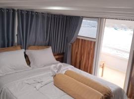 Komodo live a board Cruise, hotel v destinaci Labuan Bajo