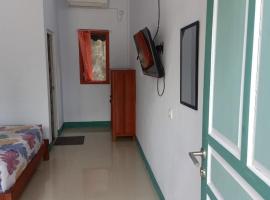 Tanah merah guest house, hotel in Singkawang