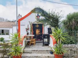 Unique Luxurious 17-Century Smart Chapel in Historical Center - Sintra WOW, hôtel à Sintra