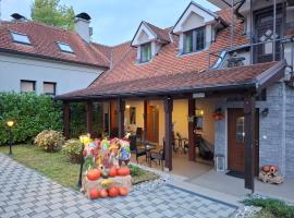 Rooms Korina、サモボルのホテル