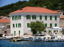 Hotel Maestral