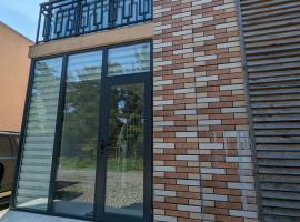 Eco House, hotell sihtkohas Ureki