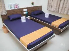 C Suites - Orange