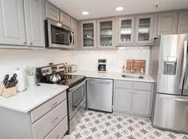 ML316 Stylish Modern Breathtaking Mtn Trail Views