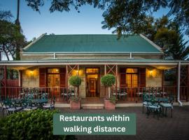 88 Baron van Reede Guesthouse, hotel in Oudtshoorn