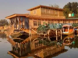 Nageen Castle Group of House Boats