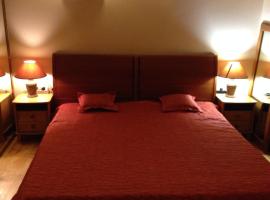 Hotel Photo: Apartment On Staryi Arbat