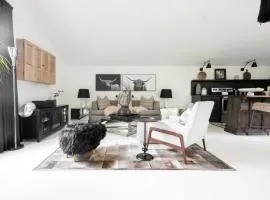 Private Cozy Pet-friendly Loft Oasis