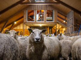 Unik fjøsleilighet, hotel v destinaci Levanger