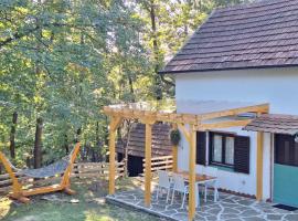 Vikendica WoodNook Kosmaj - Šumski kutak, hotel v destinaci Sopot